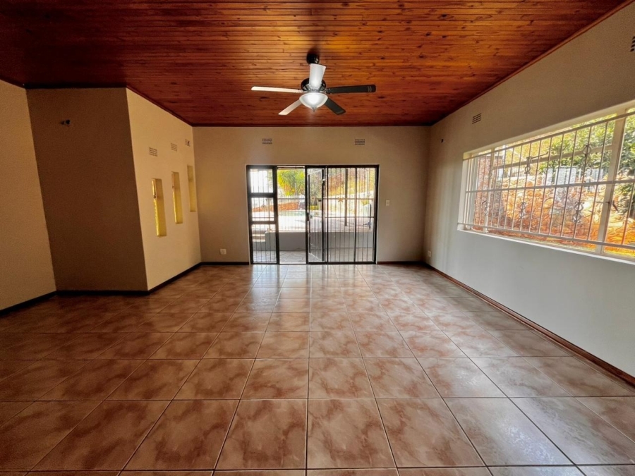 4 Bedroom Property for Sale in Safari Gardens North West